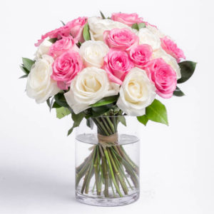 roses-pink-and-white-rose-bouquet-ode-a-la-rose-550x550-25865